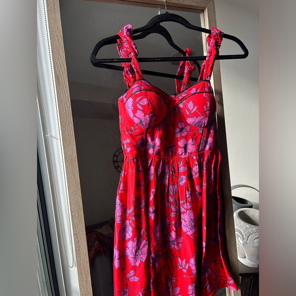 Size Small - Picture 3 of 3